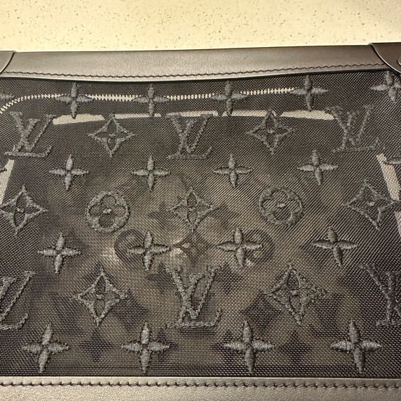 LOUIS VUITTON 2019 Monogram Mesh Soft Trunk - Picture 3 of 12